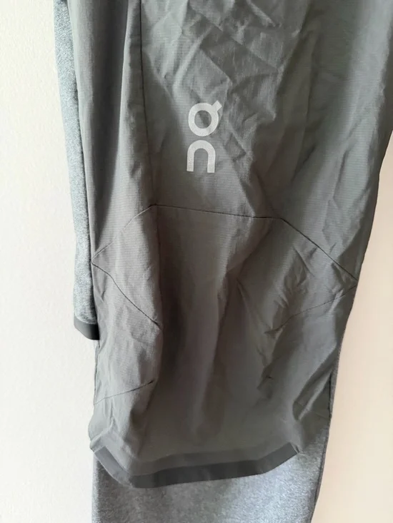 On Running Men’s Running Pants in Eclipse/Lead Size Medium Vented Track Pant - Picture 7 of 16